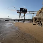 Maison Situee A 300 Metres De La Thalasso De Et Des Plages