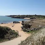 Maison Situee A 300 Metres De La Thalasso De Et Des Plages Hébergement de vacances