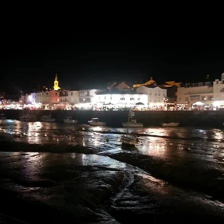 Maison Situee A 300 Metres De La Thalasso De Et Des Plages Vakantiehuis